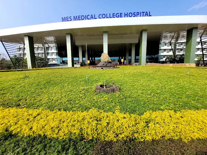 MES Medical College Hospital, CPR and Basic Life Support Training of Track MVD - TRAUMA CARE & ROAD ACCIDENT AID CENTRE, Kollam
